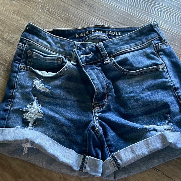 Cute distressed jean shorts. - Picture 1 of 2